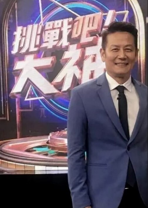 长相甜美身材细嫩 坐在身上舌吻摸奶调情 各种姿势爆草抽插呻吟 叫声淫荡诱惑！ - 久久热视频